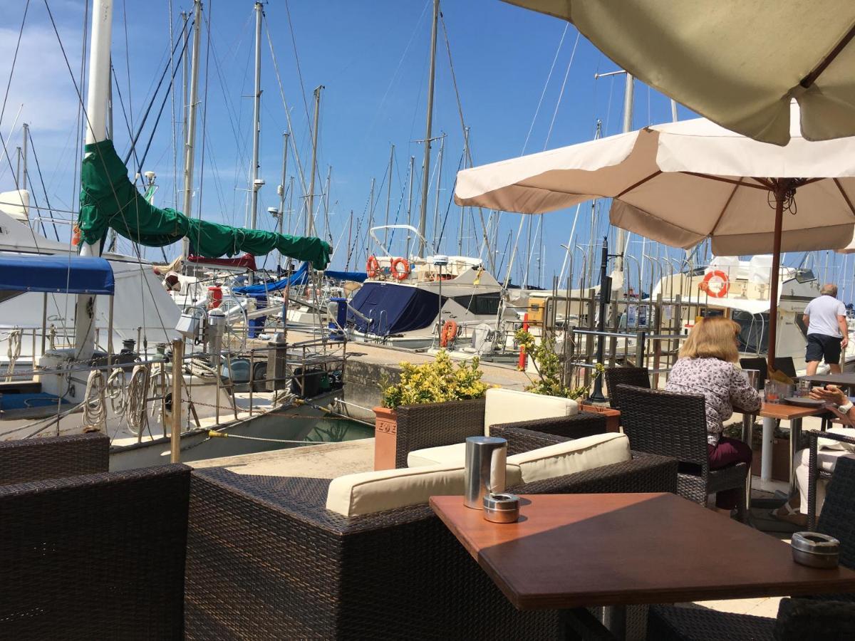 Fishermans Place Lido di Ostia Luaran gambar